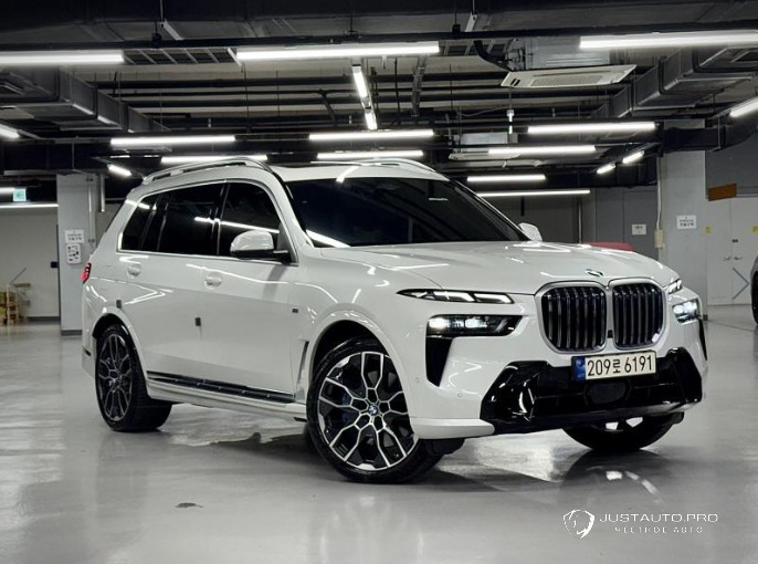 Автомобиль BMW X7