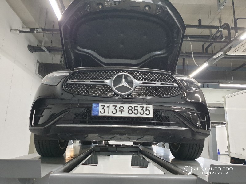 Автомобиль Mercedes-Benz GLC-Class